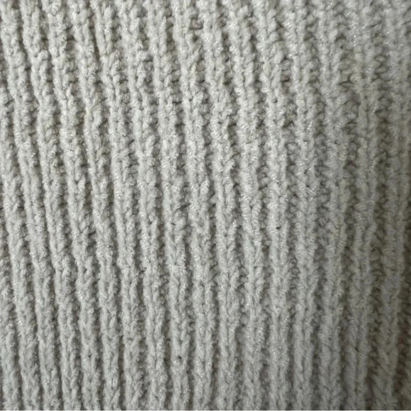 BB Dakota Women’s Sleeveless Knit Sweater Dress Size Medium Cream Mini V-Neck - Picture 4 of 8